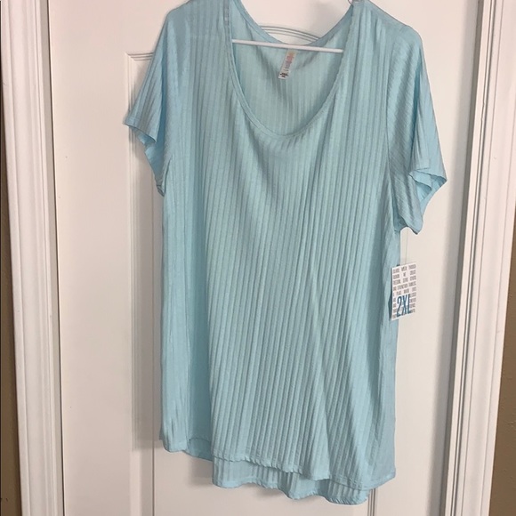LuLaRoe Tops - BNWT LulaRoe Classic T